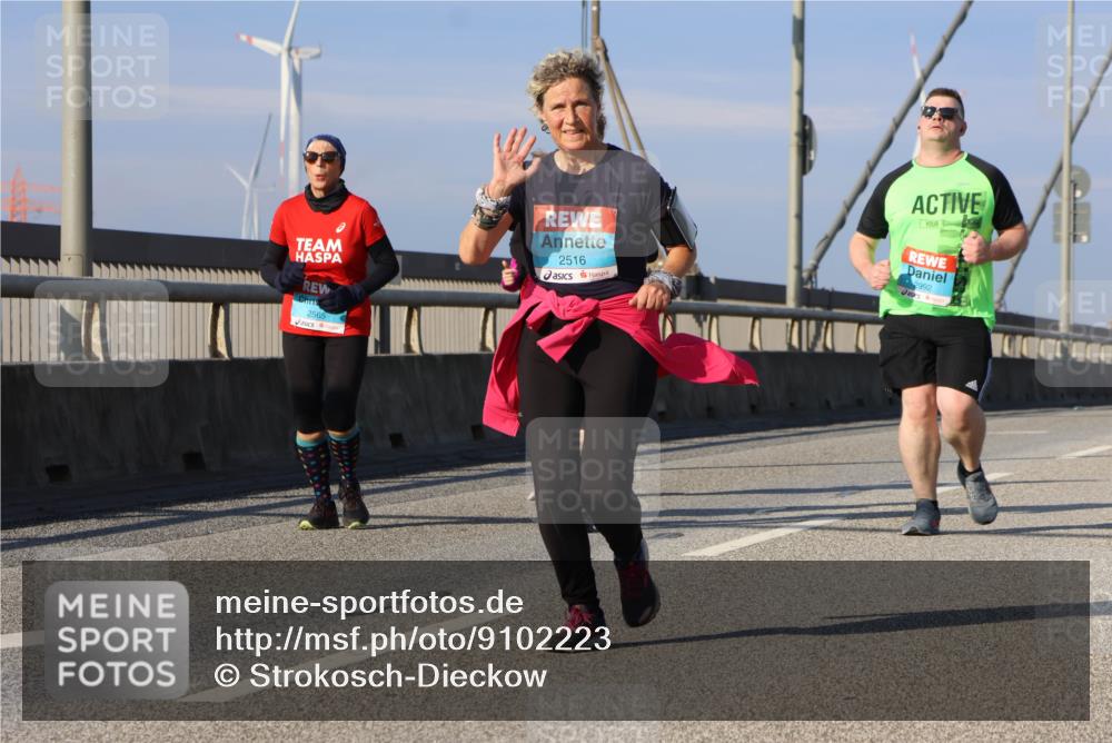 03.10.2025 - Köhlbrandbrückenlauf Strokosch-Dieckow http://msf.ph/oto/9102223 03.10.2025 10:08:29 Position 2 2565, 2516, 2992 meine-sportfotos.de