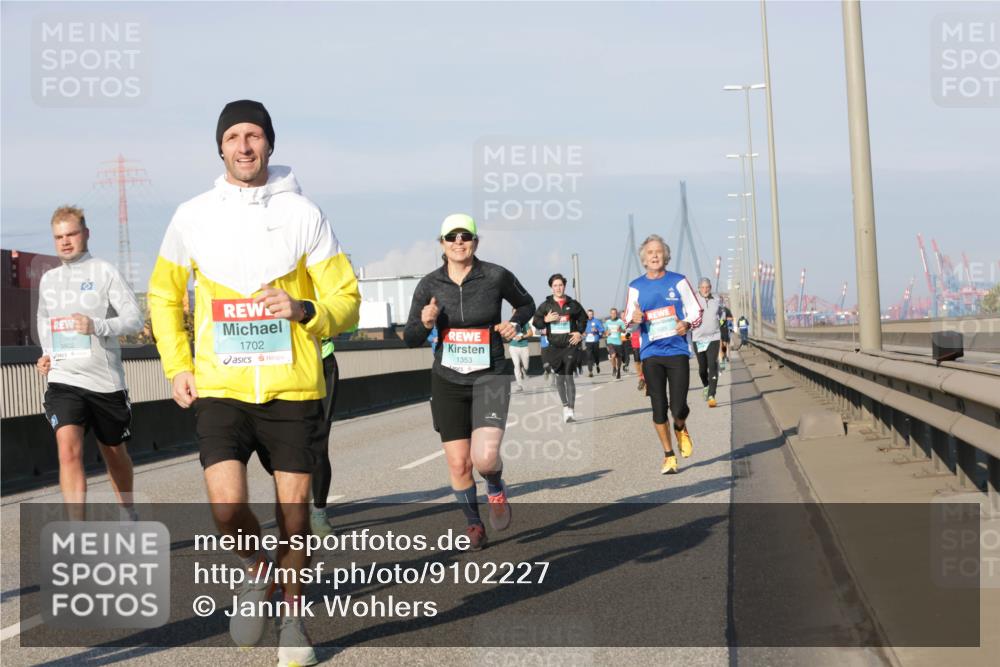 03.10.2025 - Köhlbrandbrückenlauf Jannik Wohlers http://msf.ph/oto/9102227 03.10.2025 09:49:26 Position 3 3802, 1702, 1353 meine-sportfotos.de