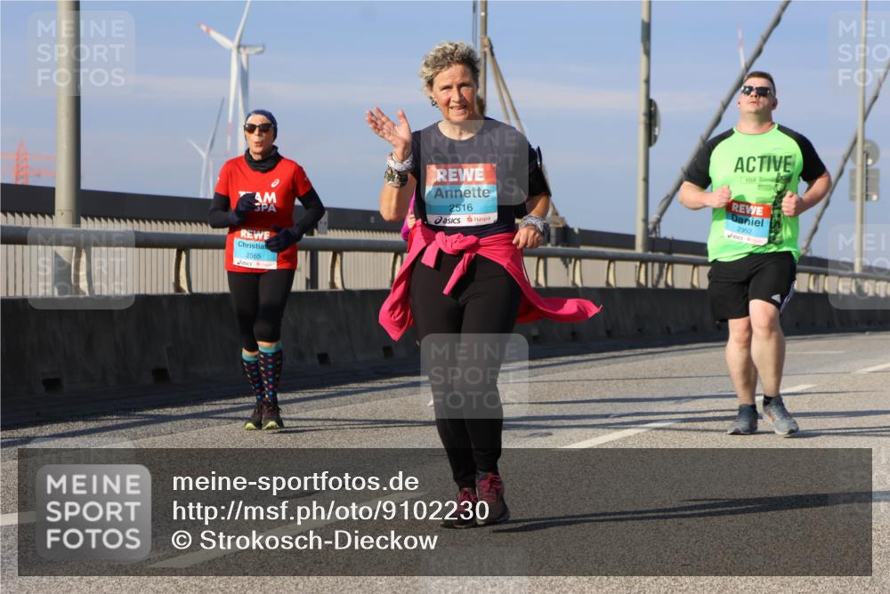 03.10.2025 - Köhlbrandbrückenlauf Strokosch-Dieckow http://msf.ph/oto/9102230 03.10.2025 10:08:29 Position 2 2565, 2516, 2992 meine-sportfotos.de