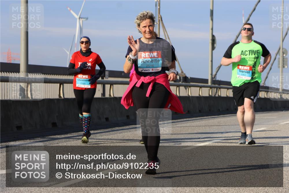 03.10.2025 - Köhlbrandbrückenlauf Strokosch-Dieckow http://msf.ph/oto/9102235 03.10.2025 10:08:29 Position 2 2565, 2516, 2992 meine-sportfotos.de
