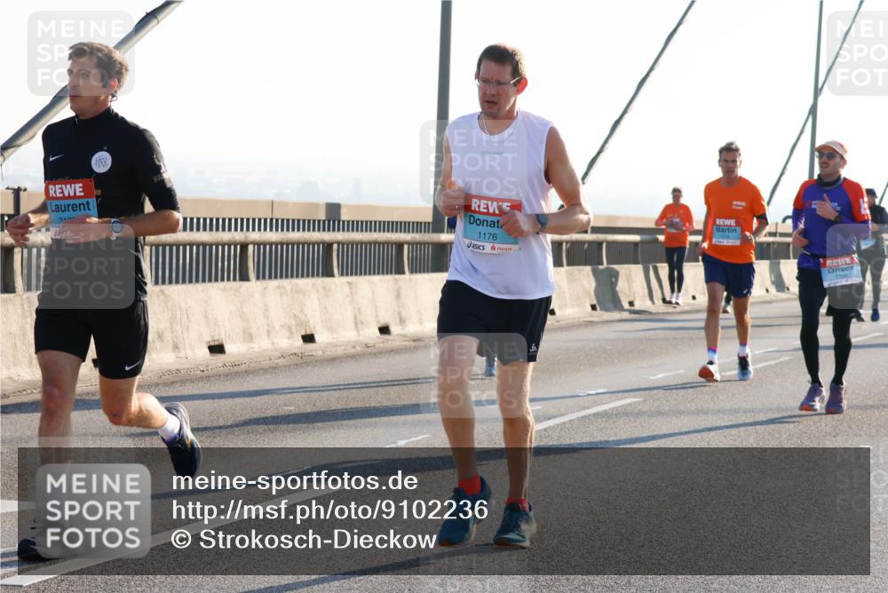 03.10.2025 - Köhlbrandbrückenlauf Strokosch-Dieckow http://msf.ph/oto/9102236 03.10.2025 09:23:37 Position 1 2100, 1176 meine-sportfotos.de