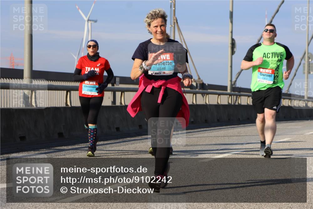 03.10.2025 - Köhlbrandbrückenlauf Strokosch-Dieckow http://msf.ph/oto/9102242 03.10.2025 10:08:29 Position 2 2565, 2516, 2992 meine-sportfotos.de