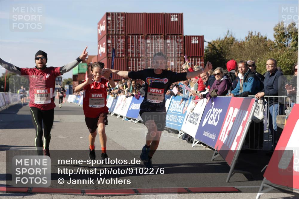 03.10.2025 - Köhlbrandbrückenlauf Jannik Wohlers http://msf.ph/oto/9102276 03.10.2025 12:57:21 Ziel 4150, 4186, 4251, 5699, 5926, 6015, 6629, 6819 meine-sportfotos.de