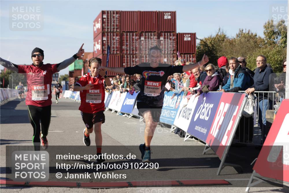 03.10.2025 - Köhlbrandbrückenlauf Jannik Wohlers http://msf.ph/oto/9102290 03.10.2025 12:57:21 Ziel 4150, 4186, 4251, 5699, 5926, 6015, 6629, 6819 meine-sportfotos.de