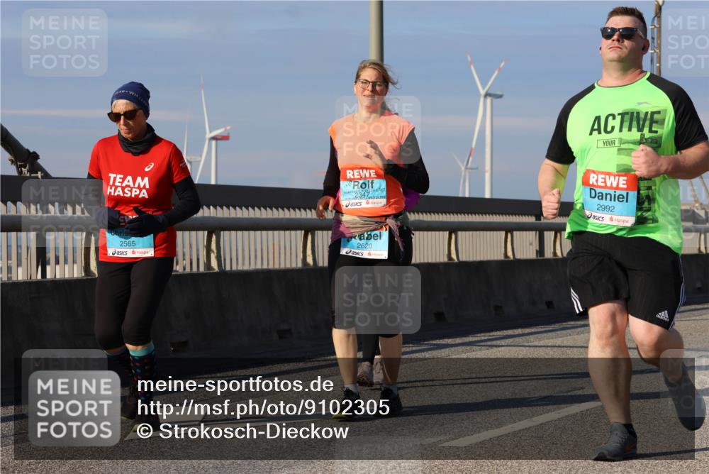 03.10.2025 - Köhlbrandbrückenlauf Strokosch-Dieckow http://msf.ph/oto/9102305 03.10.2025 10:08:32 Position 2 2992, 2565, 2620 meine-sportfotos.de