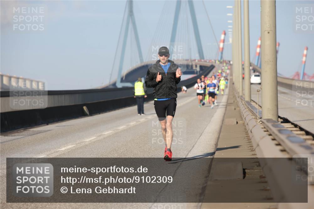 03.10.2025 - Köhlbrandbrückenlauf Lena Gebhardt http://msf.ph/oto/9102309 03.10.2025 09:37:22 Position 2  meine-sportfotos.de