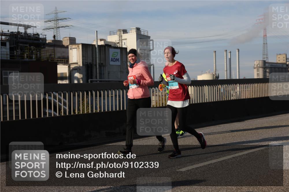 03.10.2025 - Köhlbrandbrückenlauf Lena Gebhardt http://msf.ph/oto/9102339 03.10.2025 10:11:54 Position 2 2012 meine-sportfotos.de