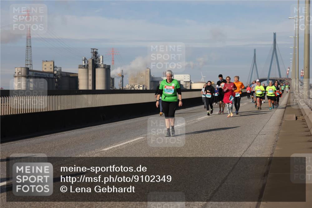03.10.2025 - Köhlbrandbrückenlauf Lena Gebhardt http://msf.ph/oto/9102349 03.10.2025 10:11:55 Position 2  meine-sportfotos.de