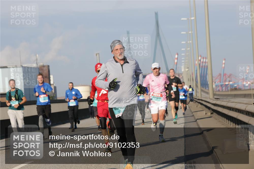03.10.2025 - Köhlbrandbrückenlauf Jannik Wohlers http://msf.ph/oto/9102353 03.10.2025 09:49:30 Position 3 2, 1073, 1321 meine-sportfotos.de