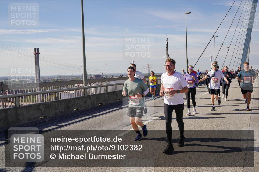 03.10.2025 - Köhlbrandbrückenlauf Michael Burmester http://msf.ph/oto/9102382 03.10.2025 12:47:24 Position 2 4474 meine-sportfotos.de