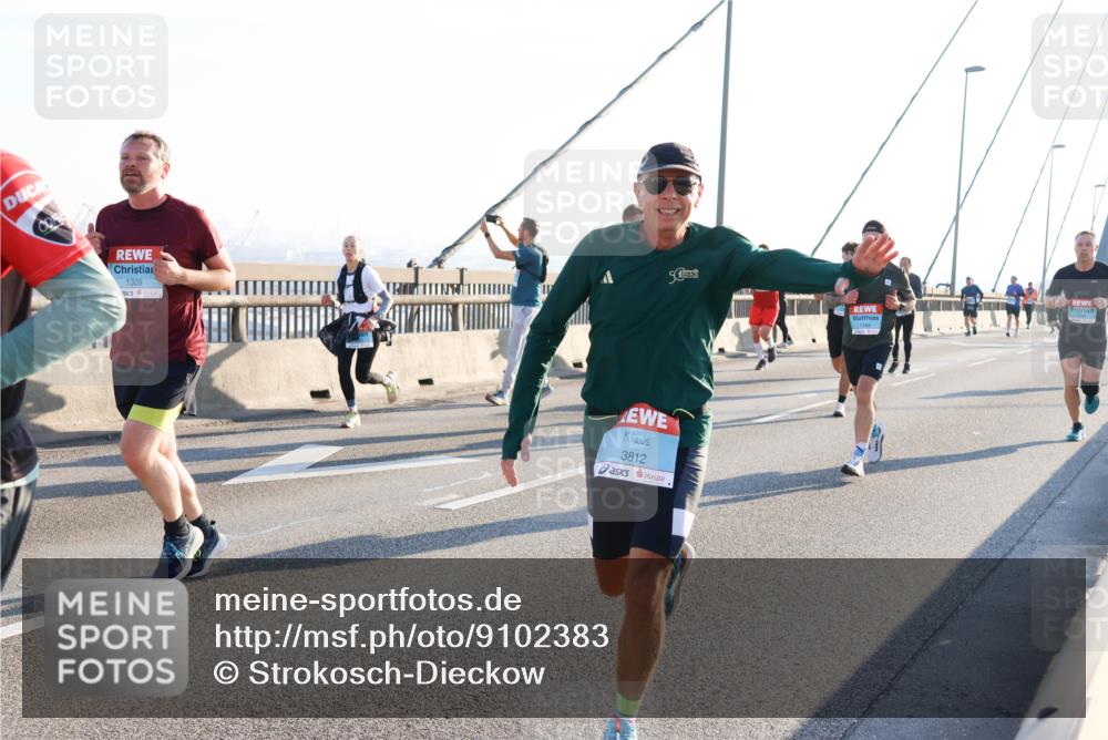 03.10.2025 - Köhlbrandbrückenlauf Strokosch-Dieckow http://msf.ph/oto/9102383 03.10.2025 09:24:01 Position 1 1309, 3812 meine-sportfotos.de