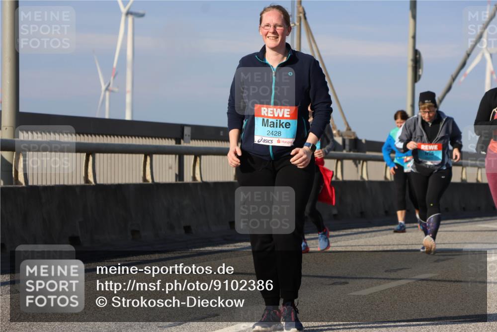 03.10.2025 - Köhlbrandbrückenlauf Strokosch-Dieckow http://msf.ph/oto/9102386 03.10.2025 10:08:42 Position 2 2428 meine-sportfotos.de