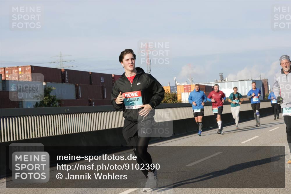 03.10.2025 - Köhlbrandbrückenlauf Jannik Wohlers http://msf.ph/oto/9102390 03.10.2025 09:49:31 Position 3 3655, 107 meine-sportfotos.de