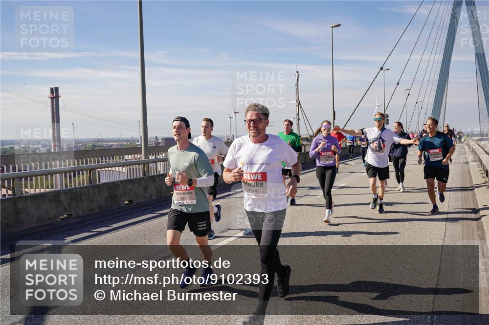 03.10.2025 - Köhlbrandbrückenlauf Michael Burmester http://msf.ph/oto/9102393 03.10.2025 12:47:24 Position 2 4305, 4474 meine-sportfotos.de