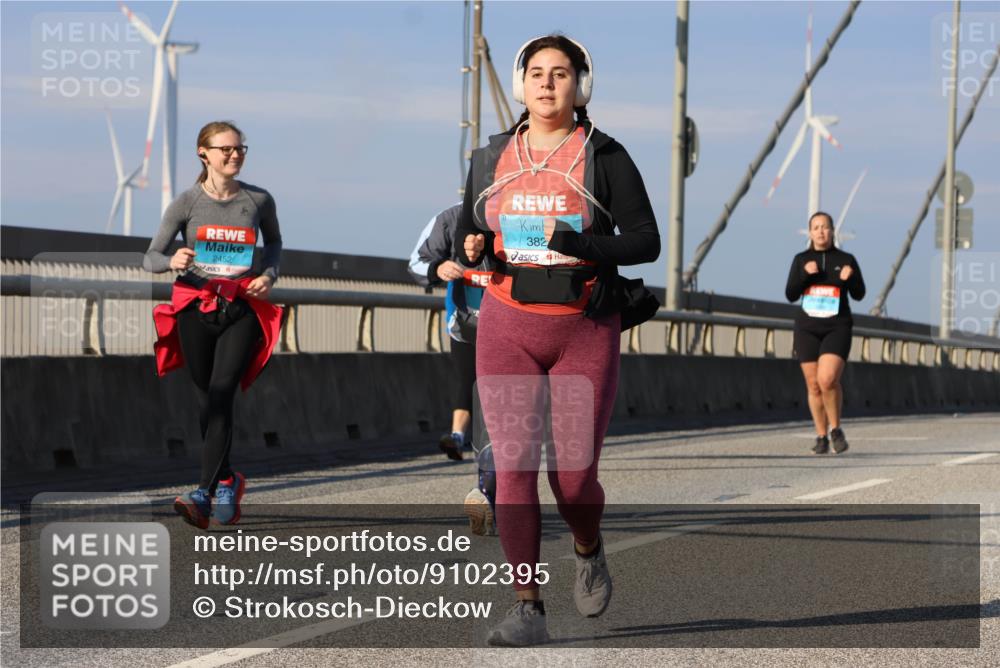 03.10.2025 - Köhlbrandbrückenlauf Strokosch-Dieckow http://msf.ph/oto/9102395 03.10.2025 10:08:44 Position 2 2452, 382 meine-sportfotos.de