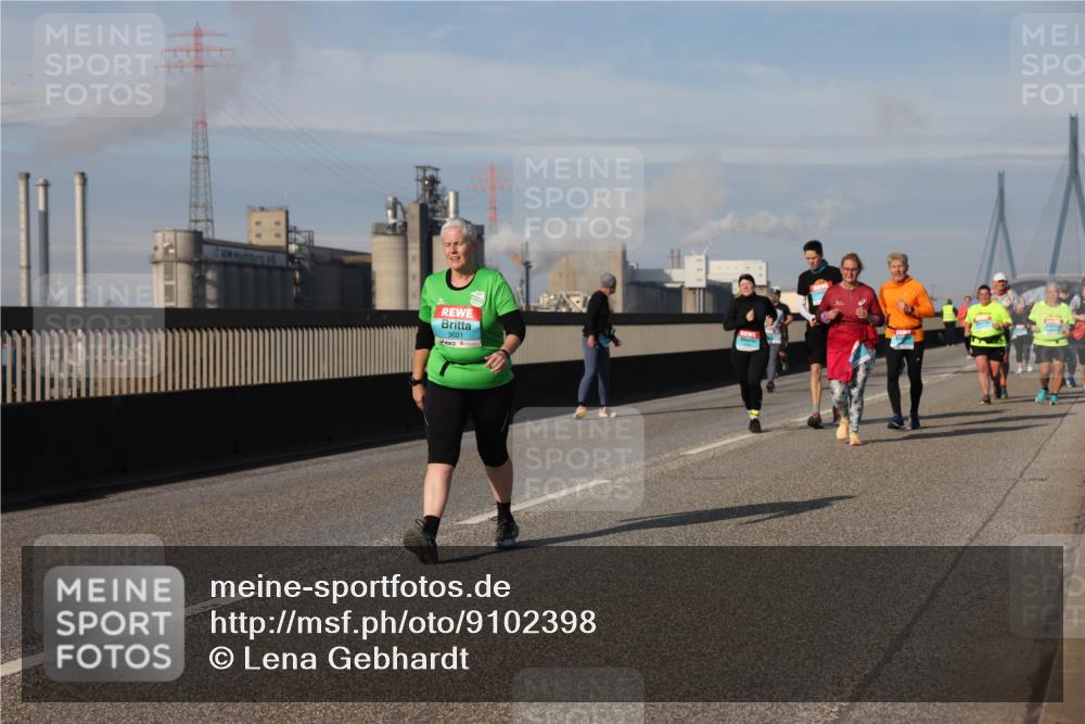 03.10.2025 - Köhlbrandbrückenlauf Lena Gebhardt http://msf.ph/oto/9102398 03.10.2025 10:11:57 Position 2 3621 meine-sportfotos.de