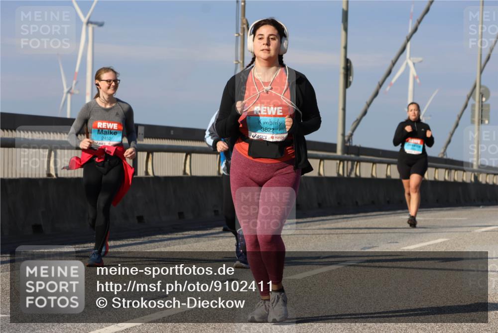 03.10.2025 - Köhlbrandbrückenlauf Strokosch-Dieckow http://msf.ph/oto/9102411 03.10.2025 10:08:45 Position 2 2452, 3822 meine-sportfotos.de