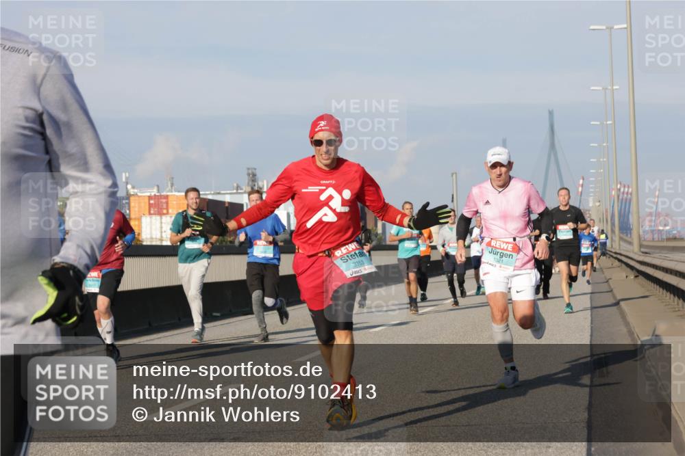 03.10.2025 - Köhlbrandbrückenlauf Jannik Wohlers http://msf.ph/oto/9102413 03.10.2025 09:49:33 Position 3 3117, 3353, 1321 meine-sportfotos.de