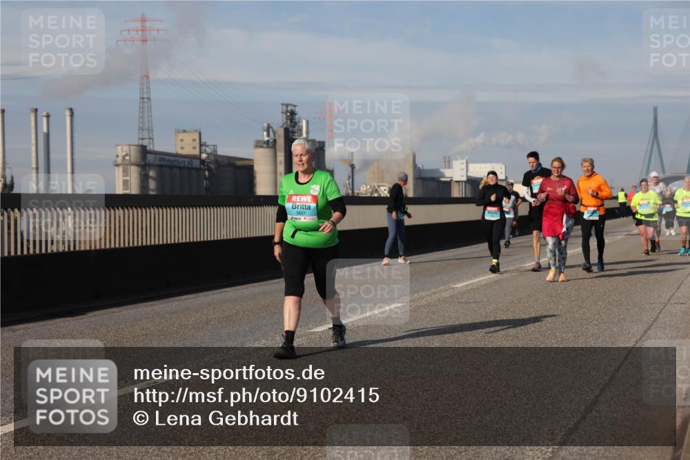 03.10.2025 - Köhlbrandbrückenlauf Lena Gebhardt http://msf.ph/oto/9102415 03.10.2025 10:11:57 Position 2 3621 meine-sportfotos.de