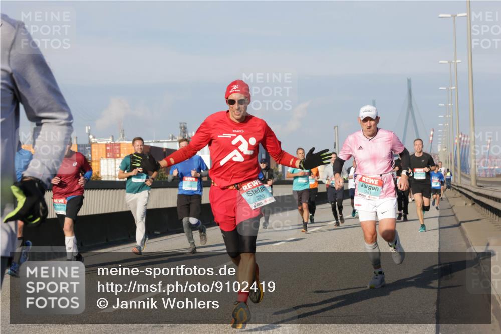 03.10.2025 - Köhlbrandbrückenlauf Jannik Wohlers http://msf.ph/oto/9102419 03.10.2025 09:49:33 Position 3 3353, 1321 meine-sportfotos.de