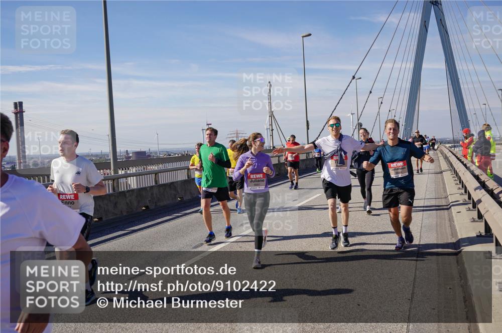 03.10.2025 - Köhlbrandbrückenlauf Michael Burmester http://msf.ph/oto/9102422 03.10.2025 12:47:25 Position 2  meine-sportfotos.de