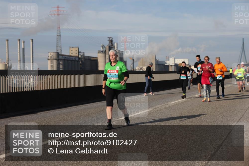 03.10.2025 - Köhlbrandbrückenlauf Lena Gebhardt http://msf.ph/oto/9102427 03.10.2025 10:11:57 Position 2 3621 meine-sportfotos.de