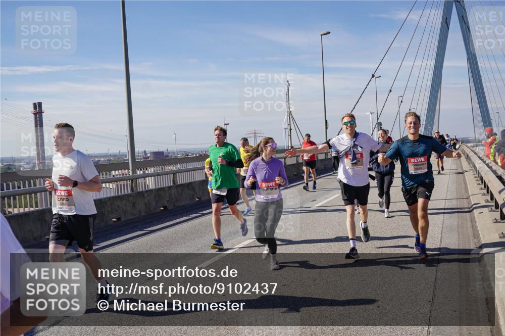 03.10.2025 - Köhlbrandbrückenlauf Michael Burmester http://msf.ph/oto/9102437 03.10.2025 12:47:25 Position 2  meine-sportfotos.de