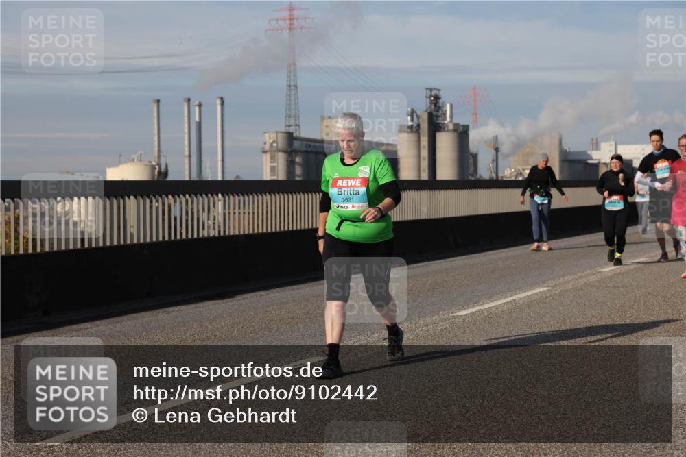 03.10.2025 - Köhlbrandbrückenlauf Lena Gebhardt http://msf.ph/oto/9102442 03.10.2025 10:11:58 Position 2 3621 meine-sportfotos.de