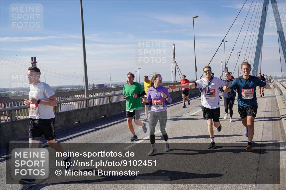 03.10.2025 - Köhlbrandbrückenlauf Michael Burmester http://msf.ph/oto/9102451 03.10.2025 12:47:25 Position 2 5907 meine-sportfotos.de