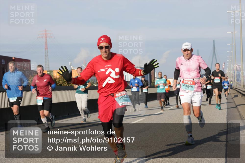 03.10.2025 - Köhlbrandbrückenlauf Jannik Wohlers http://msf.ph/oto/9102457 03.10.2025 09:49:34 Position 3 3353, 1321 meine-sportfotos.de