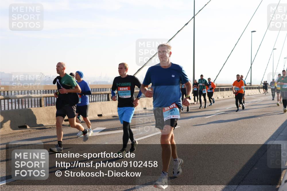 03.10.2025 - Köhlbrandbrückenlauf Strokosch-Dieckow http://msf.ph/oto/9102458 03.10.2025 09:24:13 Position 1 3156, 1357 meine-sportfotos.de