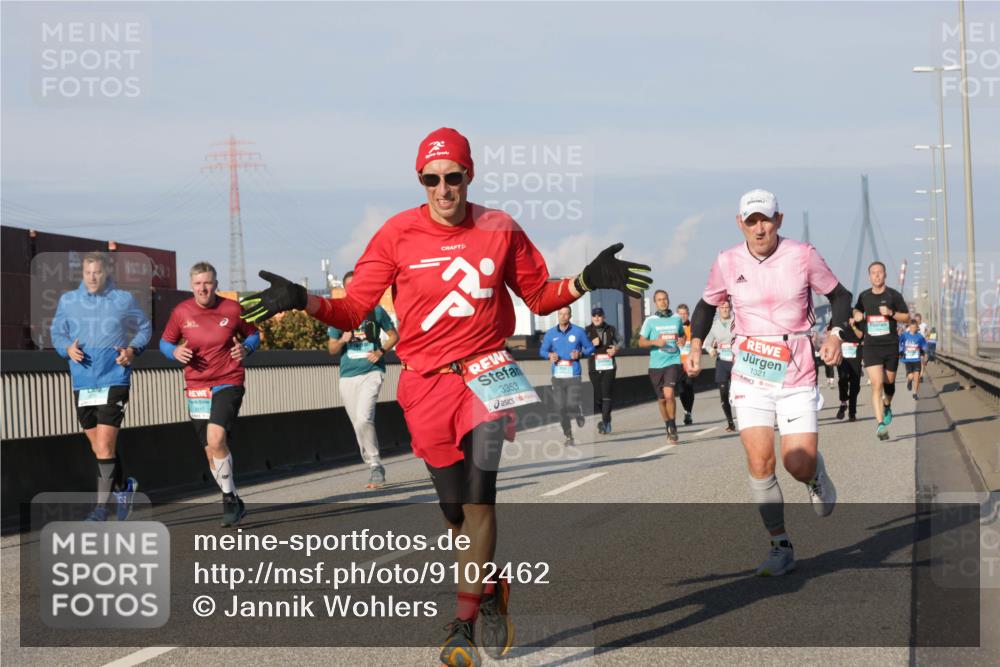 03.10.2025 - Köhlbrandbrückenlauf Jannik Wohlers http://msf.ph/oto/9102462 03.10.2025 09:49:34 Position 3 3353, 1321 meine-sportfotos.de