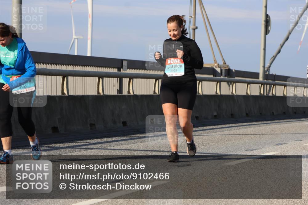 03.10.2025 - Köhlbrandbrückenlauf Strokosch-Dieckow http://msf.ph/oto/9102466 03.10.2025 10:08:51 Position 2 3195, 3098 meine-sportfotos.de