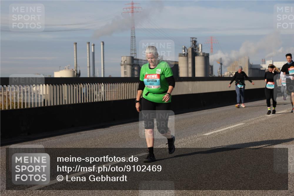 03.10.2025 - Köhlbrandbrückenlauf Lena Gebhardt http://msf.ph/oto/9102469 03.10.2025 10:11:58 Position 2 3621 meine-sportfotos.de