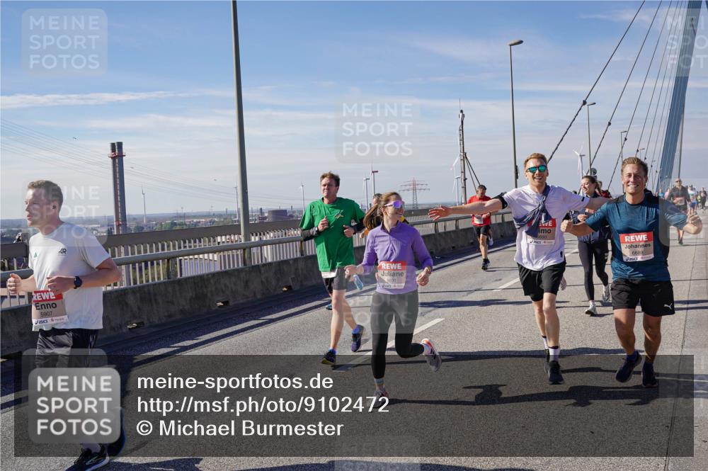 03.10.2025 - Köhlbrandbrückenlauf Michael Burmester http://msf.ph/oto/9102472 03.10.2025 12:47:25 Position 2 5907, 6689 meine-sportfotos.de