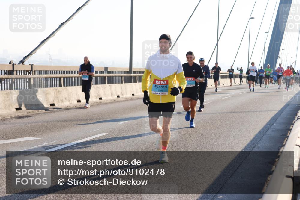 03.10.2025 - Köhlbrandbrückenlauf Strokosch-Dieckow http://msf.ph/oto/9102478 03.10.2025 09:24:17 Position 1 1702, 3790 meine-sportfotos.de