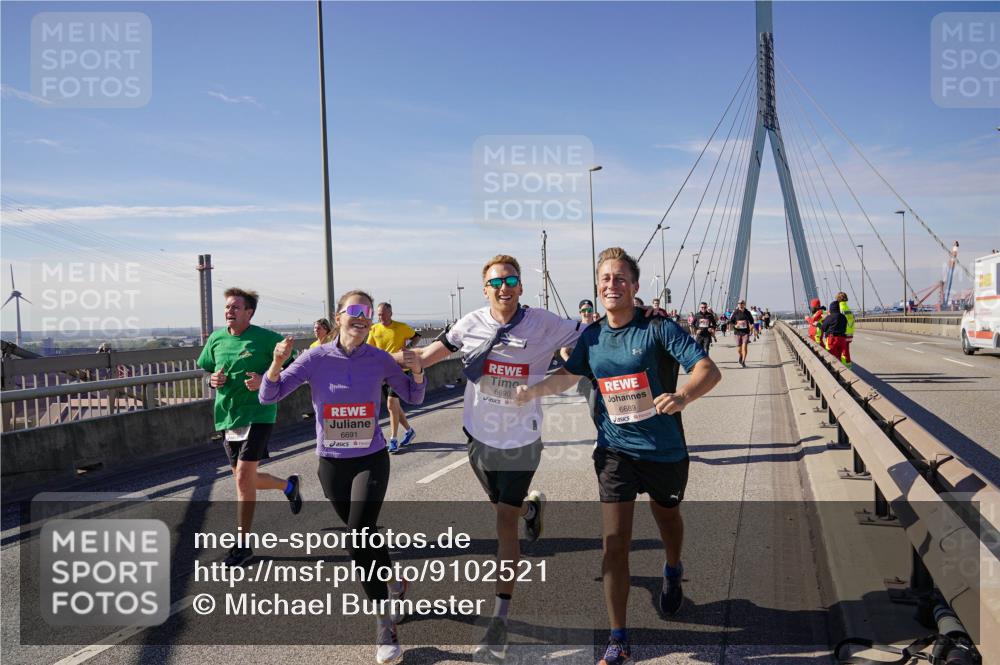 03.10.2025 - Köhlbrandbrückenlauf Michael Burmester http://msf.ph/oto/9102521 03.10.2025 12:47:26 Position 2 6691, 6690, 6689 meine-sportfotos.de