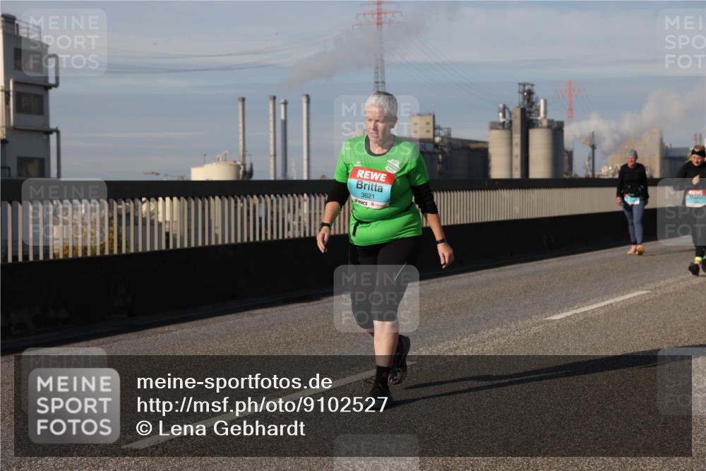 03.10.2025 - Köhlbrandbrückenlauf Lena Gebhardt http://msf.ph/oto/9102527 03.10.2025 10:11:58 Position 2 3621 meine-sportfotos.de