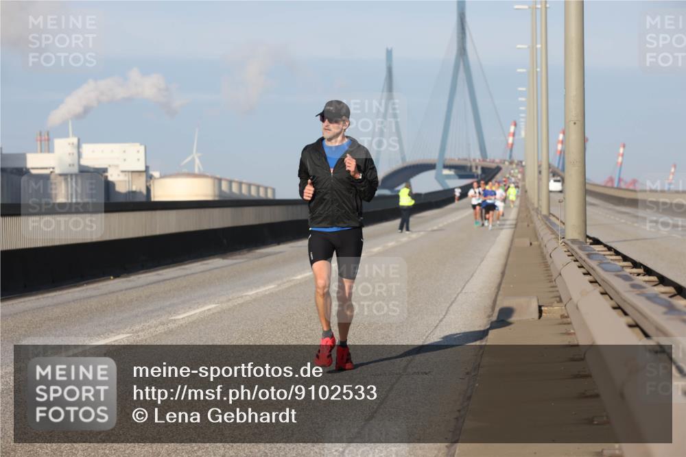 03.10.2025 - Köhlbrandbrückenlauf Lena Gebhardt http://msf.ph/oto/9102533 03.10.2025 09:37:25 Position 2 777 meine-sportfotos.de