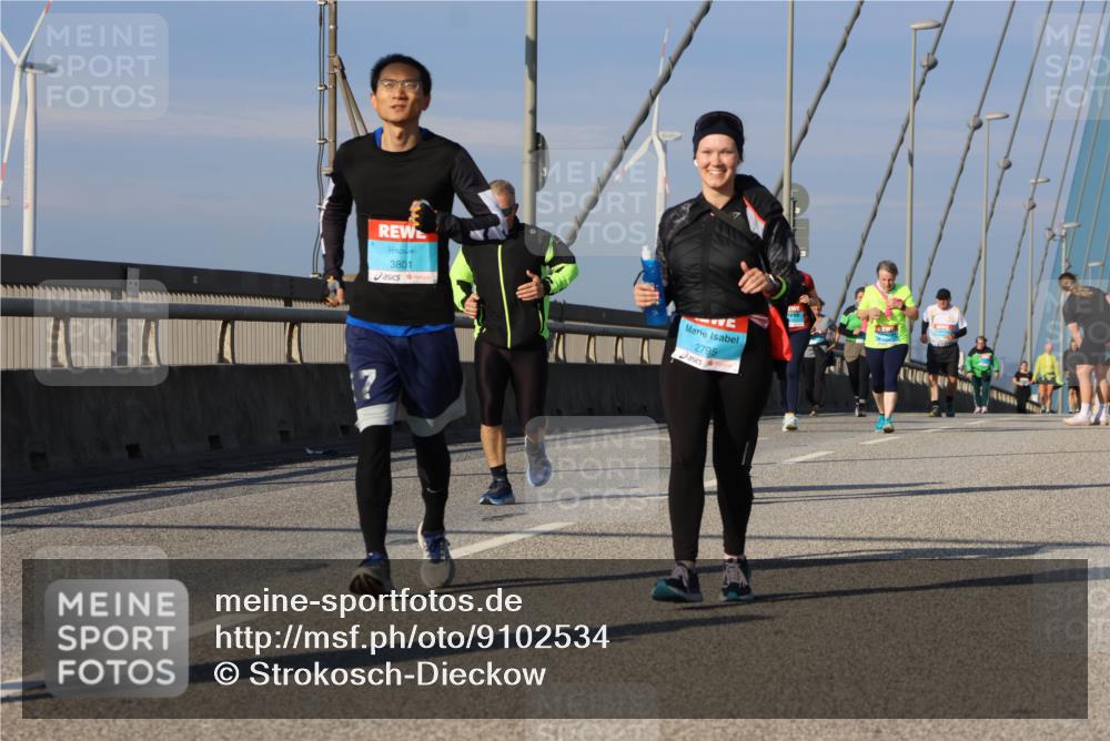 03.10.2025 - Köhlbrandbrückenlauf Strokosch-Dieckow http://msf.ph/oto/9102534 03.10.2025 10:08:54 Position 2 3801, 2795 meine-sportfotos.de