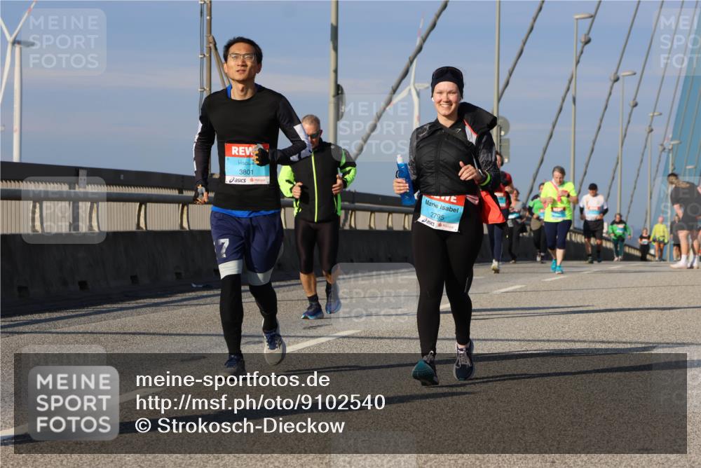 03.10.2025 - Köhlbrandbrückenlauf Strokosch-Dieckow http://msf.ph/oto/9102540 03.10.2025 10:08:54 Position 2 3801, 2795 meine-sportfotos.de