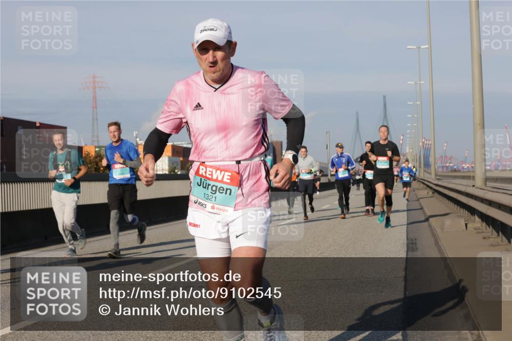 03.10.2025 - Köhlbrandbrückenlauf Jannik Wohlers http://msf.ph/oto/9102545 03.10.2025 09:49:35 Position 3 1321 meine-sportfotos.de
