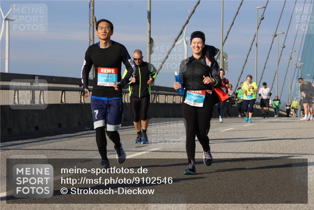 03.10.2025 - Köhlbrandbrückenlauf Strokosch-Dieckow http://msf.ph/oto/9102546 03.10.2025 10:08:55 Position 2 3801, 2795 meine-sportfotos.de
