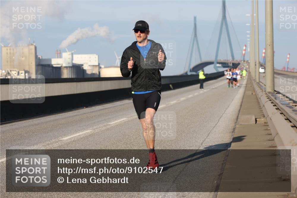 03.10.2025 - Köhlbrandbrückenlauf Lena Gebhardt http://msf.ph/oto/9102547 03.10.2025 09:37:26 Position 2  meine-sportfotos.de