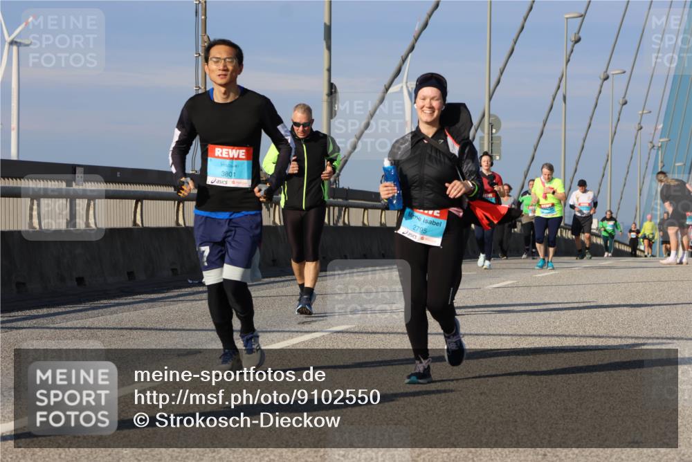 03.10.2025 - Köhlbrandbrückenlauf Strokosch-Dieckow http://msf.ph/oto/9102550 03.10.2025 10:08:55 Position 2 3801, 2795 meine-sportfotos.de