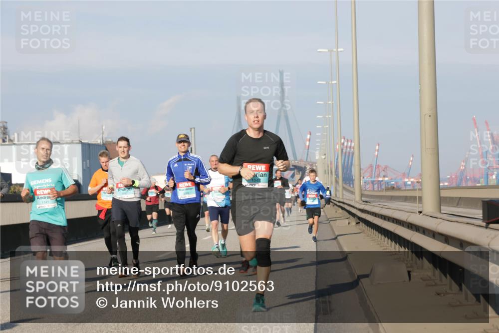 03.10.2025 - Köhlbrandbrückenlauf Jannik Wohlers http://msf.ph/oto/9102563 03.10.2025 09:49:37 Position 3 1141, 3066, 1045 meine-sportfotos.de