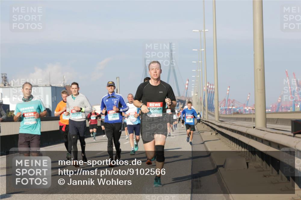 03.10.2025 - Köhlbrandbrückenlauf Jannik Wohlers http://msf.ph/oto/9102566 03.10.2025 09:49:37 Position 3 1141, 3066, 1045 meine-sportfotos.de