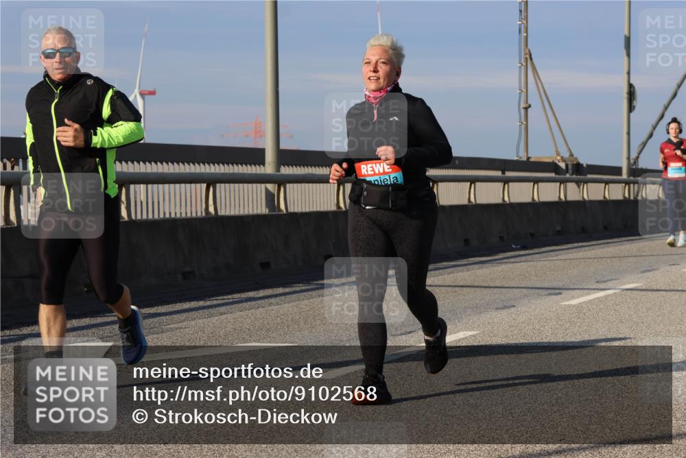 03.10.2025 - Köhlbrandbrückenlauf Strokosch-Dieckow http://msf.ph/oto/9102568 03.10.2025 10:08:59 Position 2  meine-sportfotos.de