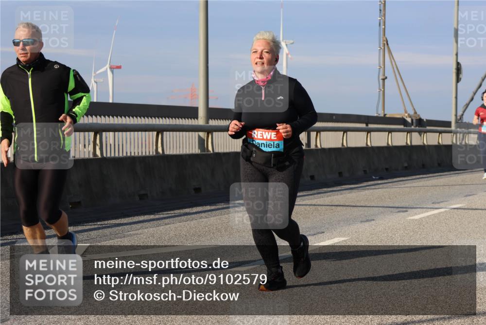 03.10.2025 - Köhlbrandbrückenlauf Strokosch-Dieckow http://msf.ph/oto/9102579 03.10.2025 10:08:59 Position 2  meine-sportfotos.de