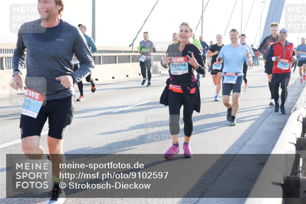 03.10.2025 - Köhlbrandbrückenlauf Strokosch-Dieckow http://msf.ph/oto/9102597 03.10.2025 09:24:39 Position 1 3813, 1294, 2732 meine-sportfotos.de
